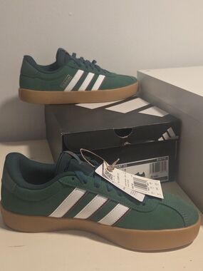 adidas Green and White Kids Low-Top Sneakers with Gum Sole LV COURT 3.0.